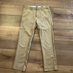 Mens khaki pants. Straight fit tailored GapKHACKIS. 31/32.